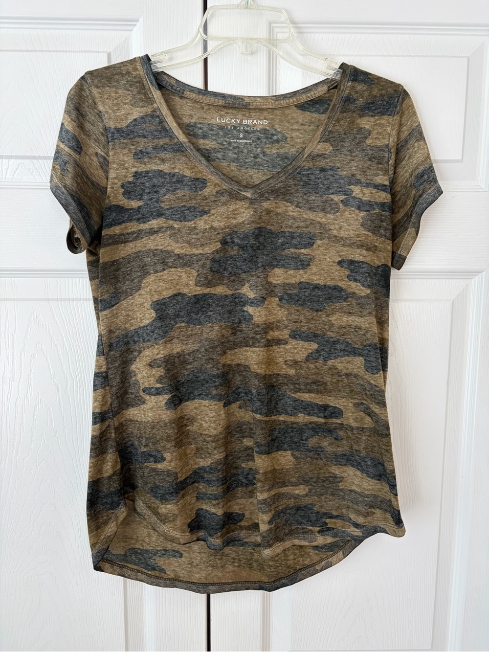 NWOT Lucky Brand Green Camo Print V-Neck Short Sleeve Tunic Blouse Shirt Size S